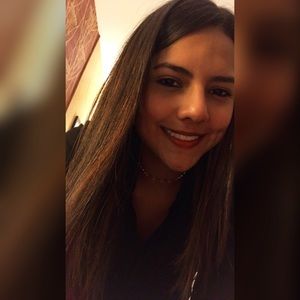 Meet your Posher, Stephania